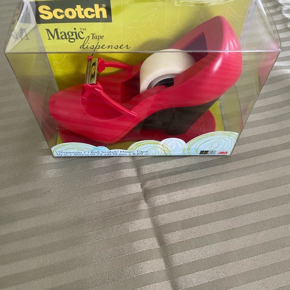 Scotch Magic Tape Dispenser - Red - Picture 5 of 6